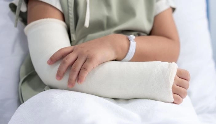 علاج عظام الأطفال مع دكتور عبد الخالق الزلبانى علاج عظام الأطفال مع دكتور عبد الخالق الزلبانى