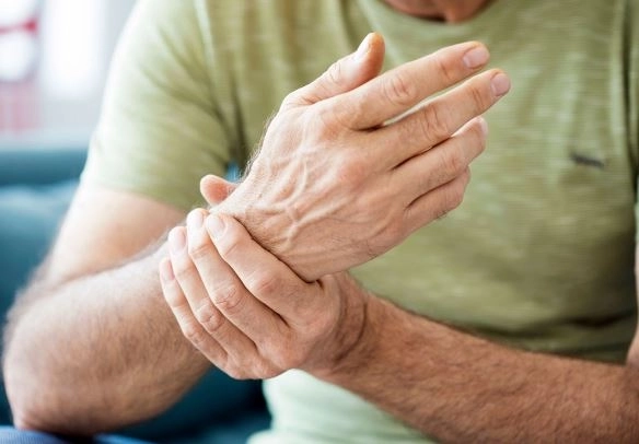 أمراض الروماتيزم وأهم الأعراض وطرق التشخيص مع دكتورة ايمان حسن السيد أمراض الروماتيزم وأهم الأعراض وطرق التشخيص مع دكتورة ايمان حسن السيد